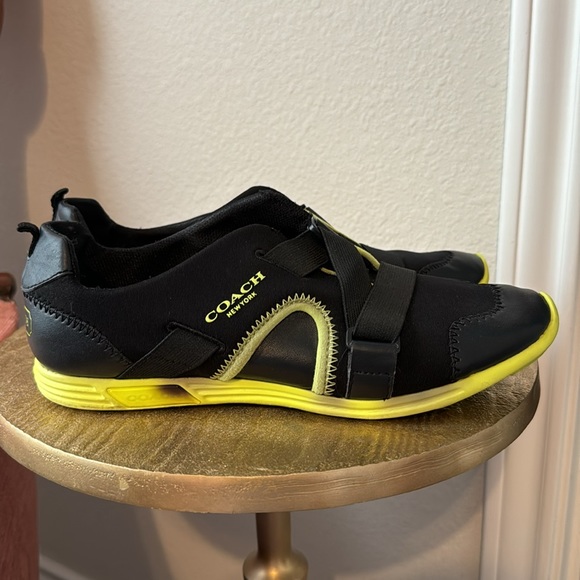 Coach Denver black/lime green
Neoprene running Sneakers Size 8.5 women’s - Picture 4 of 9